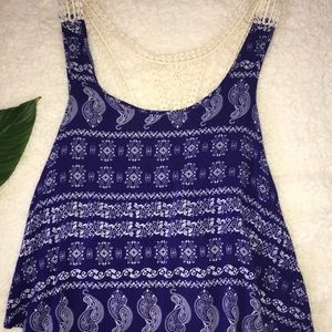 Blue tank top with lace Razorback